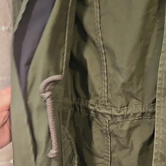 Market & Spruce Green Utility Jacket with Hood and Drawstring Waist - Picture 4 of 6
